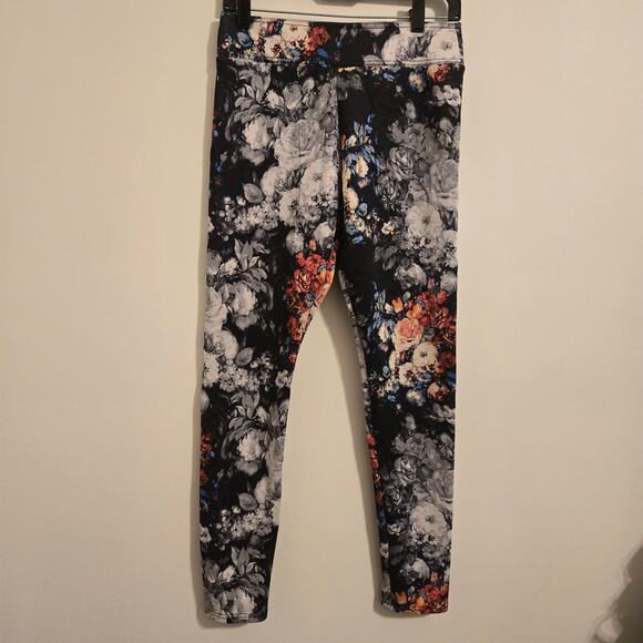 Abercrombie Floral Neoprene Scuba Pull-On Leggings Pants Size Medium - Picture 1 of 4